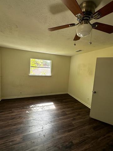 Foto del edificio - 405 Steeple Ridge Rd