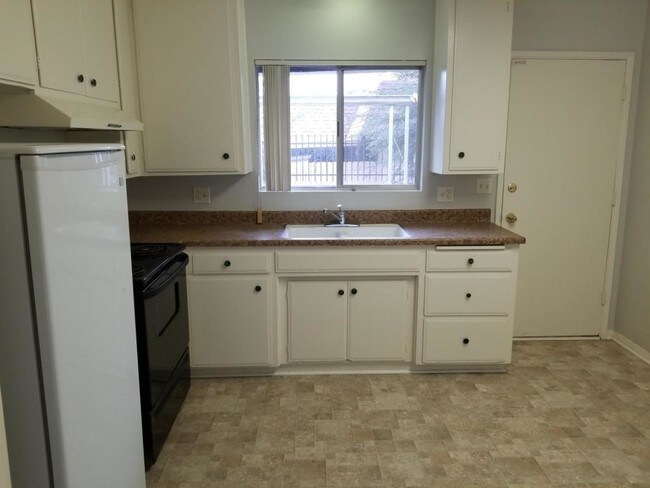 Foto del edificio - 1105 Olive Tree Lane # C, Hemet, CA 92543