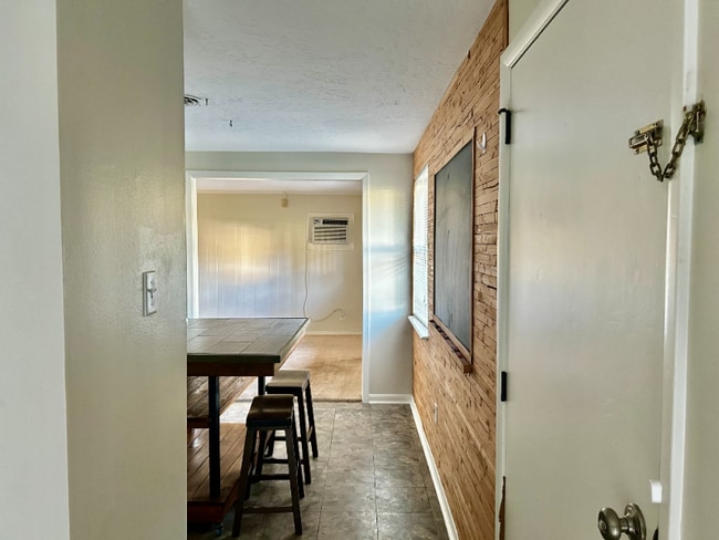 Foto del edificio - 1115 N Texas St