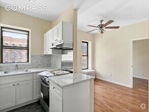 Building Photo - 270 E 78th St