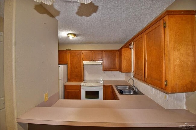 Building Photo - 2210 Elisa Ln