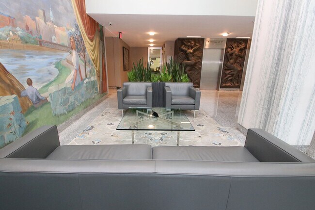 Foto del edificio - Luxury 1 Bedroom with Balcony, Pool & City Views – Hopkinson House