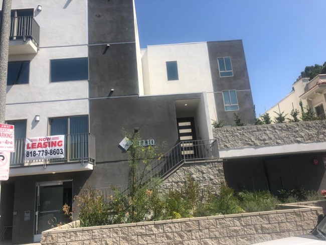 Building Photo - 1110 Magnolia Ave
