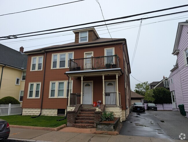 Building Photo - 49 Adams St
