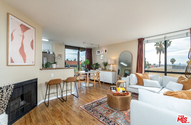 Foto del edificio - 7320 Hawthorn Ave