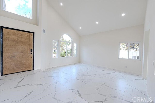 Foto del edificio - 13455 Montserrat Ct