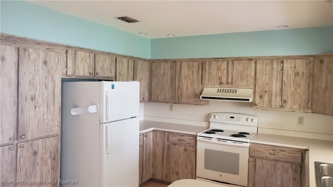 Building Photo - 2711 Orange Grove Dr