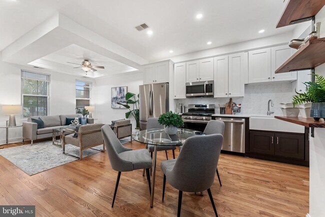 Foto del edificio - 744 Columbia Rd NW