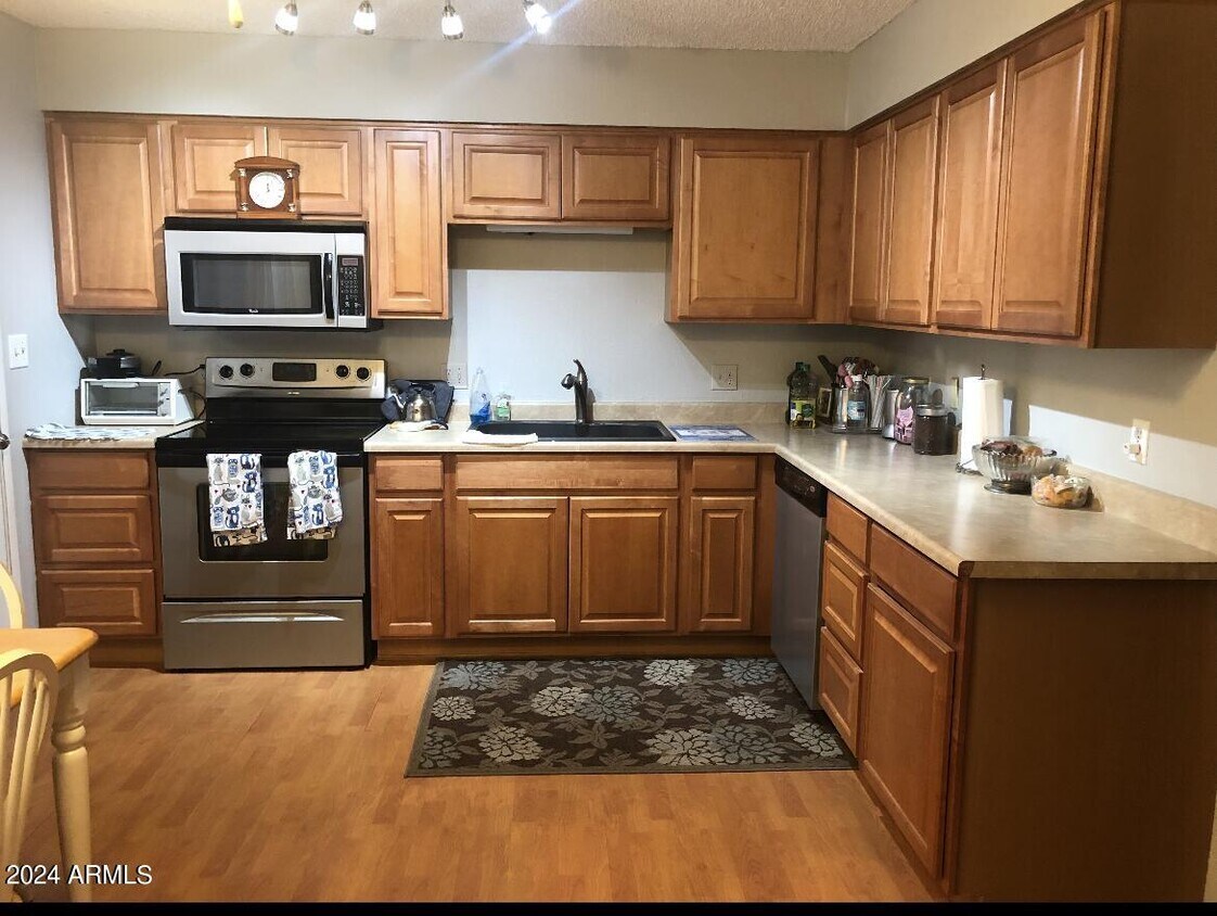 Primary Photo - 12810 N 113th Ave