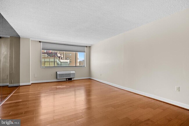 Foto del edificio - 1325 18th St NW