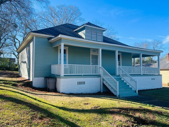 Building Photo - 1203 1st Ave