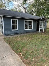 Building Photo - 10533 Barnham St