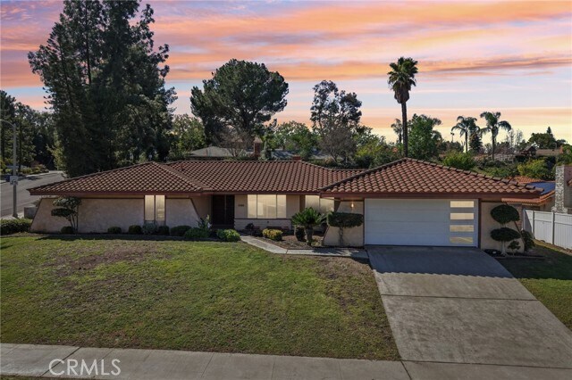 Foto del edificio - 1500 Country Club Dr