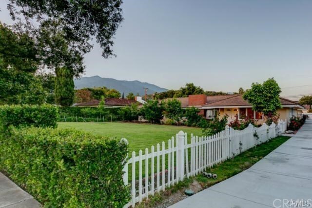 Foto del edificio - 1212 Oakwood Dr