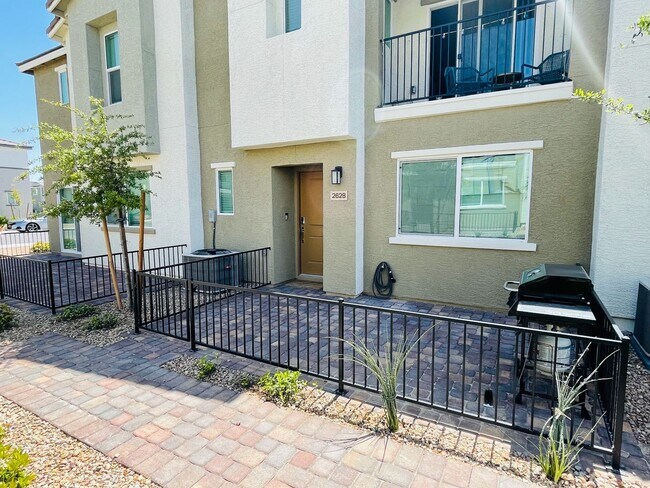 Building Photo - Coming Soon: Spacious 3 Bd, 2Bath Open Con...