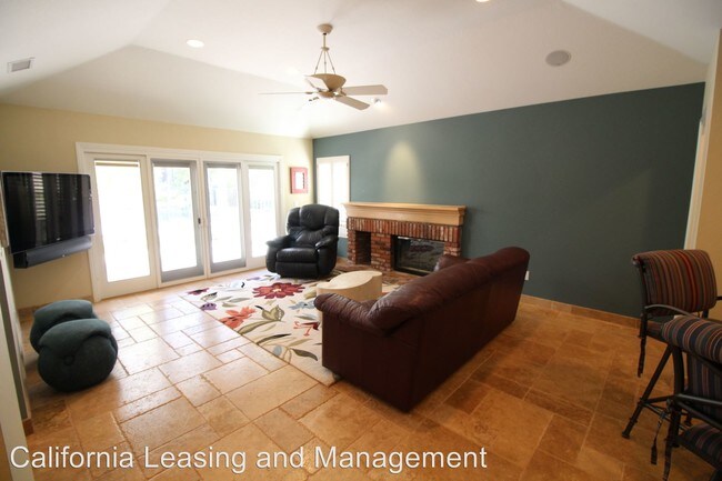 Foto del edificio - 3 br, 2.5 bath House - 21555 Parvin Drive