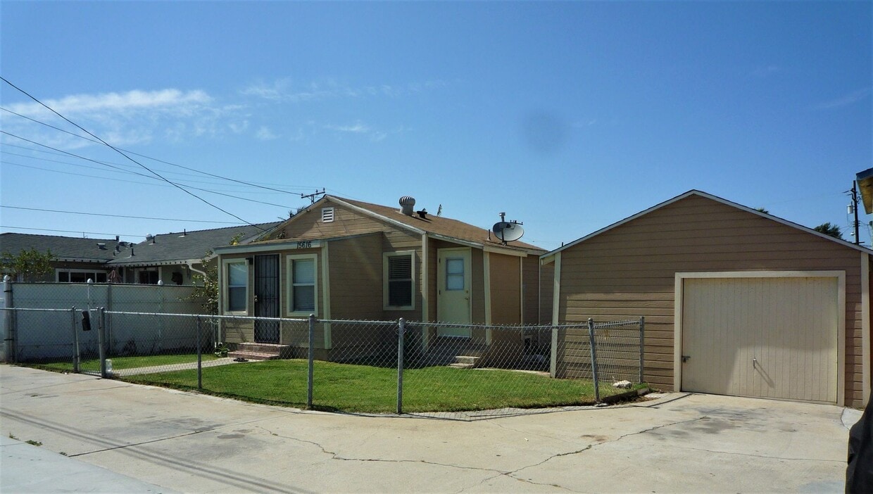 Building Photo - 15614-15618