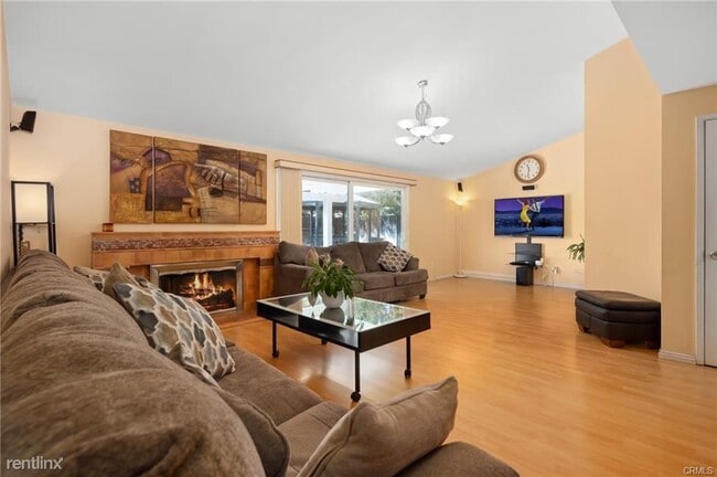 Building Photo - 3 br, 2 bath House - 20604 Mandell St
