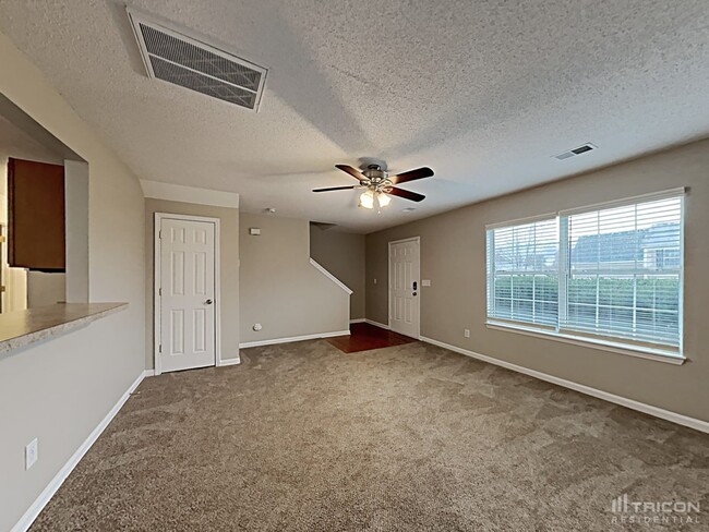 Building Photo - 325 Hampton Ridge Dr