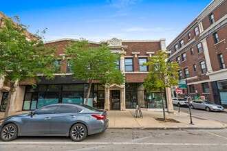 Building Photo - 1136 W Wilson Ave