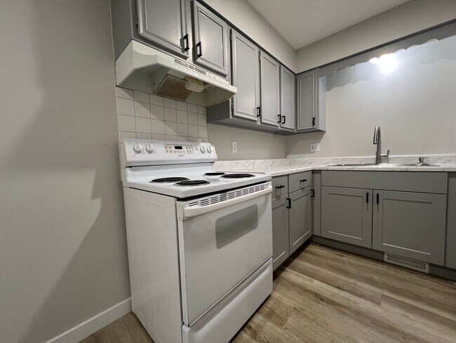 Foto del interior - Larch1642 (KC-AM)