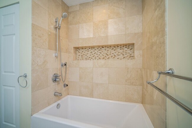 Foto del edificio - 625 Baxter Ln