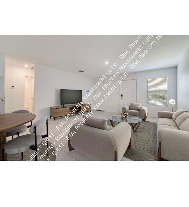 Building Photo - 2525 Russell St