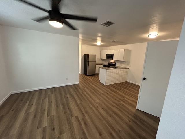 Foto del edificio - 1118 Brookswood Ave