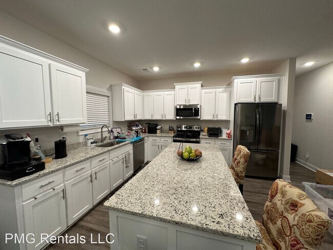 Building Photo - 5 br, 3 bath House - 311 Brighton Way
