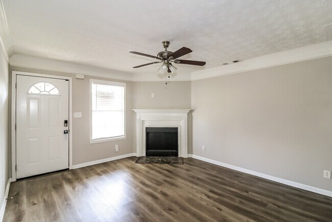 Foto del edificio - 1569 Dillard Rd