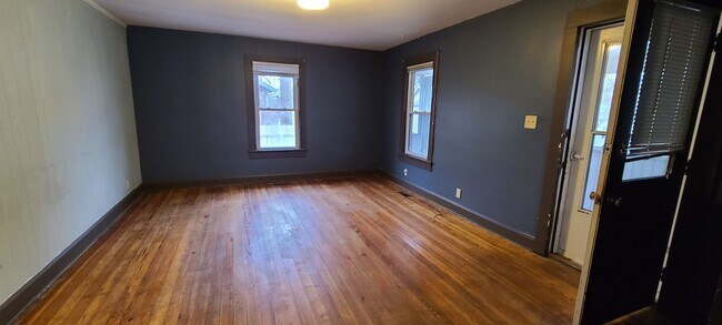 Foto del edificio - 208 E Grimes Ln