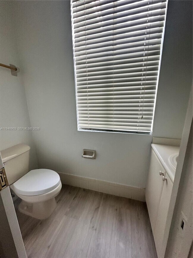 Foto del edificio - 1481 SE 24th Ct