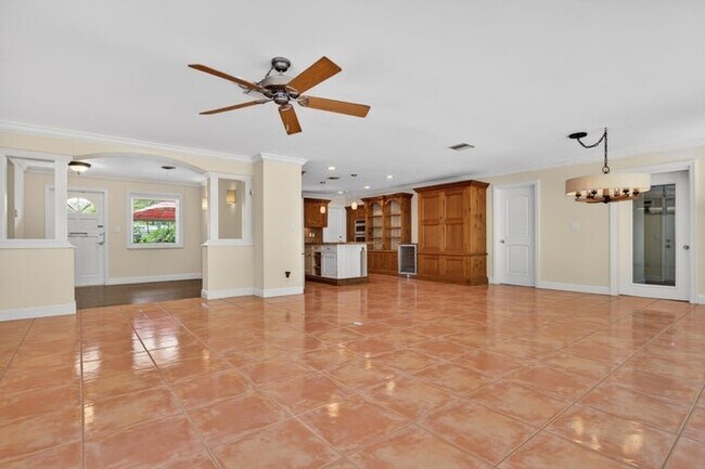 Foto del edificio - 701 SW 5th St