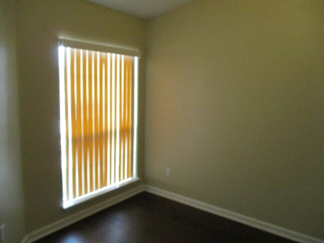 Foto del edificio - 10956 Acorn Park Dr E