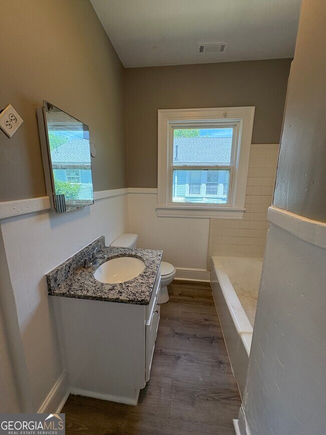 Foto del edificio - 11 S Elm St SW