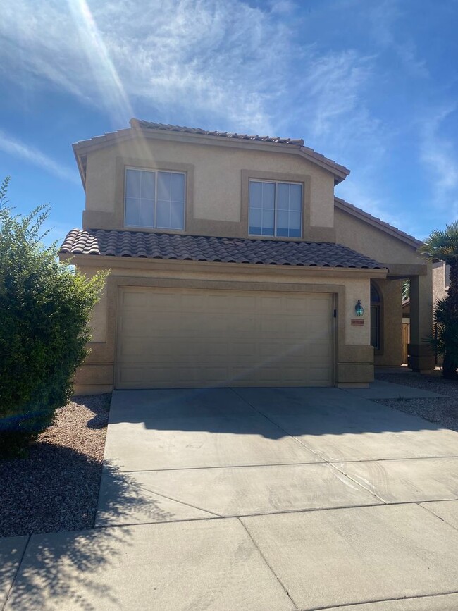 Foto del edificio - 3 bed / 3 bath w/Pool on Large Lot in Glen...
