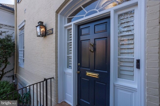 Foto del edificio - 3306 R St NW