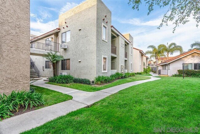 Foto del edificio - 8221 Jade Coast Rd