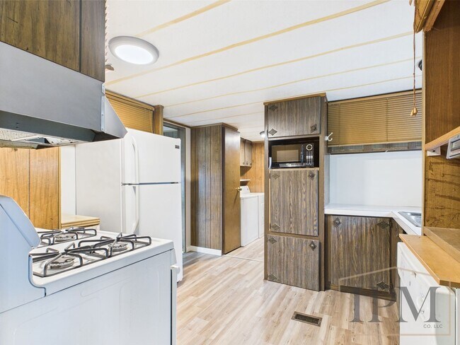 Foto del edificio - Available Now- Charming 3 Bedroom 1.5 Bath...