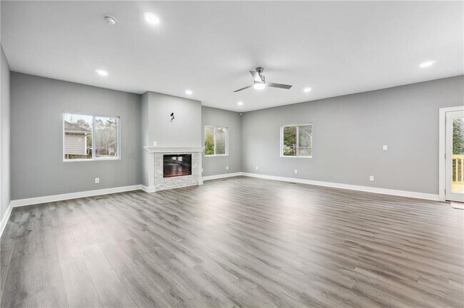 Foto del edificio - 397 South Gordon Rd SW