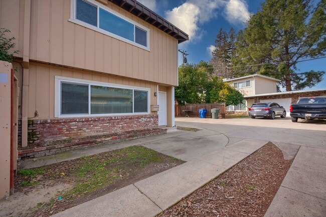 Building Photo - 5336 Karbet Way