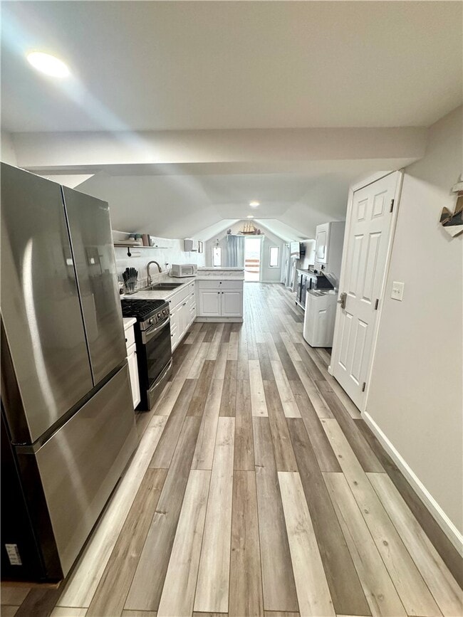 Foto del edificio - 182 Lake Bluff Rd