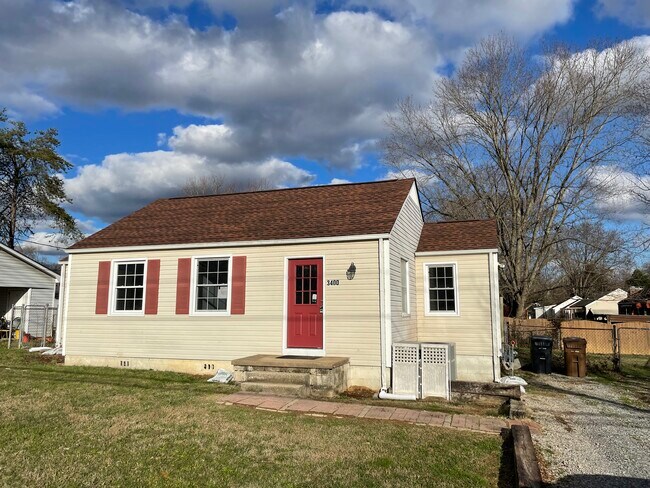 Building Photo - 3400 Fairway Rd