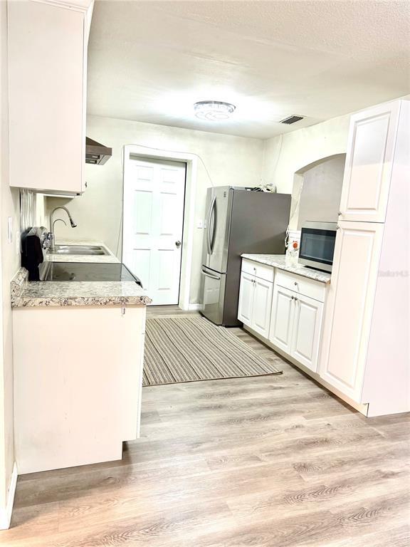 Foto del edificio - 2474 Dianne Dr