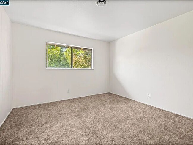 Foto del edificio - 142 Blue Ridge Dr