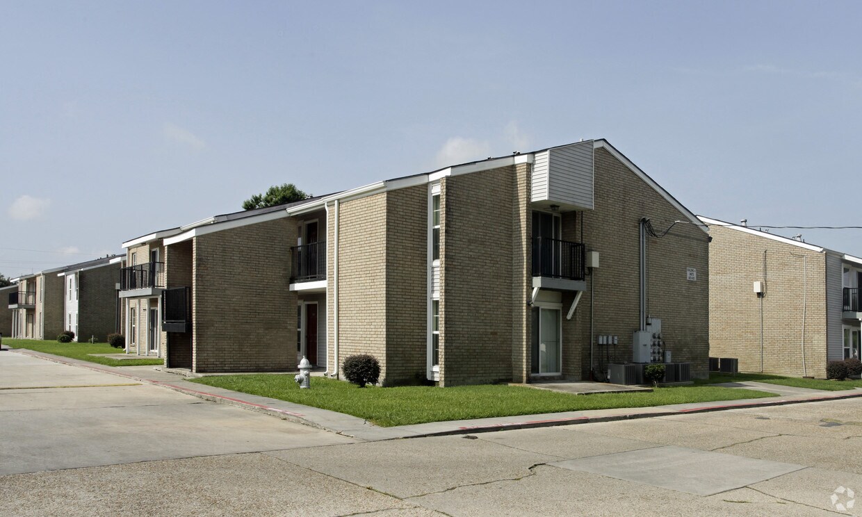 Primary Photo - Ridgefield Apartments