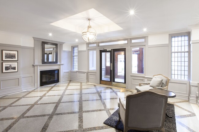 Building Photo - 4557 Rue Sherbrooke O