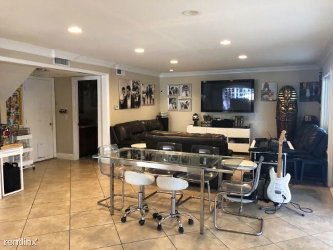 Building Photo - 3 br, 3 bath House - 6112 E Paseo Rio Verde