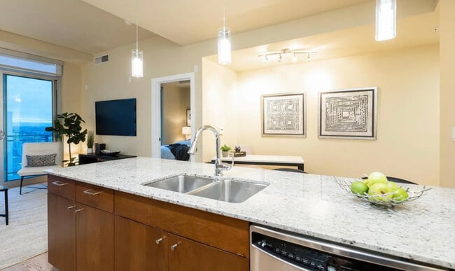 Photo - 2001 Lincoln St Apartment