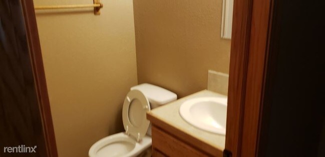 Foto del edificio - 4 br, 2 bath Apartment - 3111 E Shadybrook